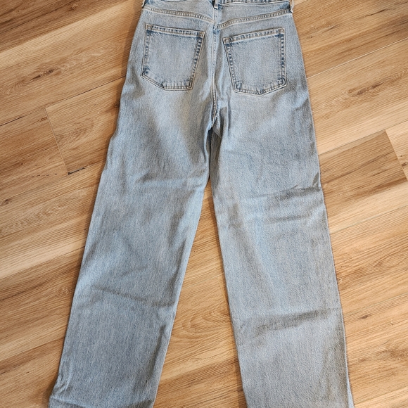 Old Navy Sky-Hi Wide Leg Jeans | Light Wash | Distressed | Size 2 - Picture 3 of 3